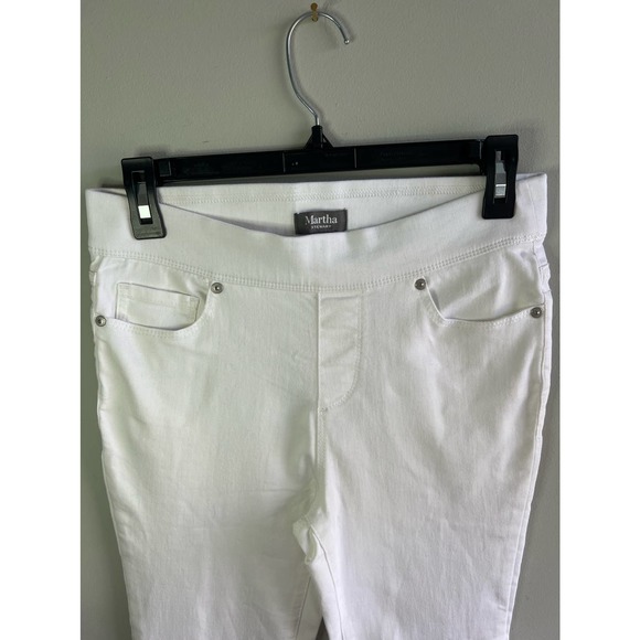 Martha Stewart White Jeans Stretch Waist band and pockets Size 6P Skinny - Picture 2 of 11